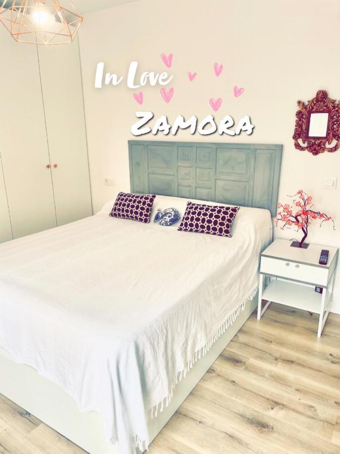 In Love Zamora Exteriör bild